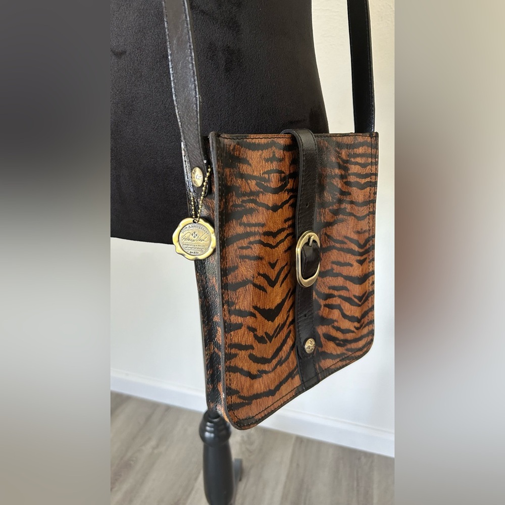 Patricia Nash Brown and Black Crossbody Bag - Picture 3 of 7